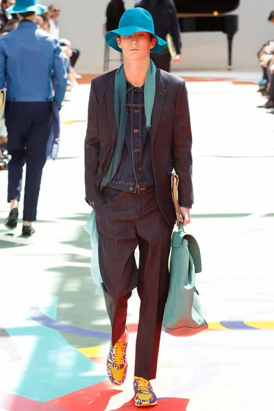 Look 33